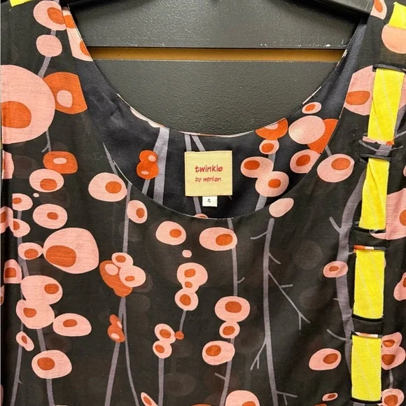 Twinkle by Wenlan Black Floral Sleeveless Blouse Size 4 - Picture 2 of 3